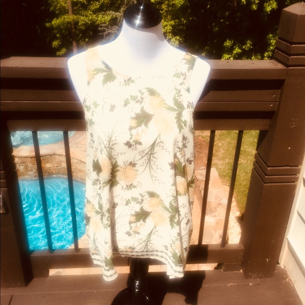 Max studio summer tank Medium